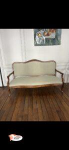 Réfection complète banquette Louis XV tissus fournis par nos soins 83963 amara- 3034 amande Paris 7 éme #paris #canape #banquettes #artisanat #tapissierdameublement