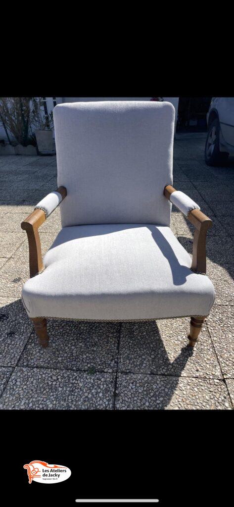 Réfection complète fauteuil en tapisserie tissus fournis par nos soins 83974 amara-600 argent Neuilly sur Seine 92200