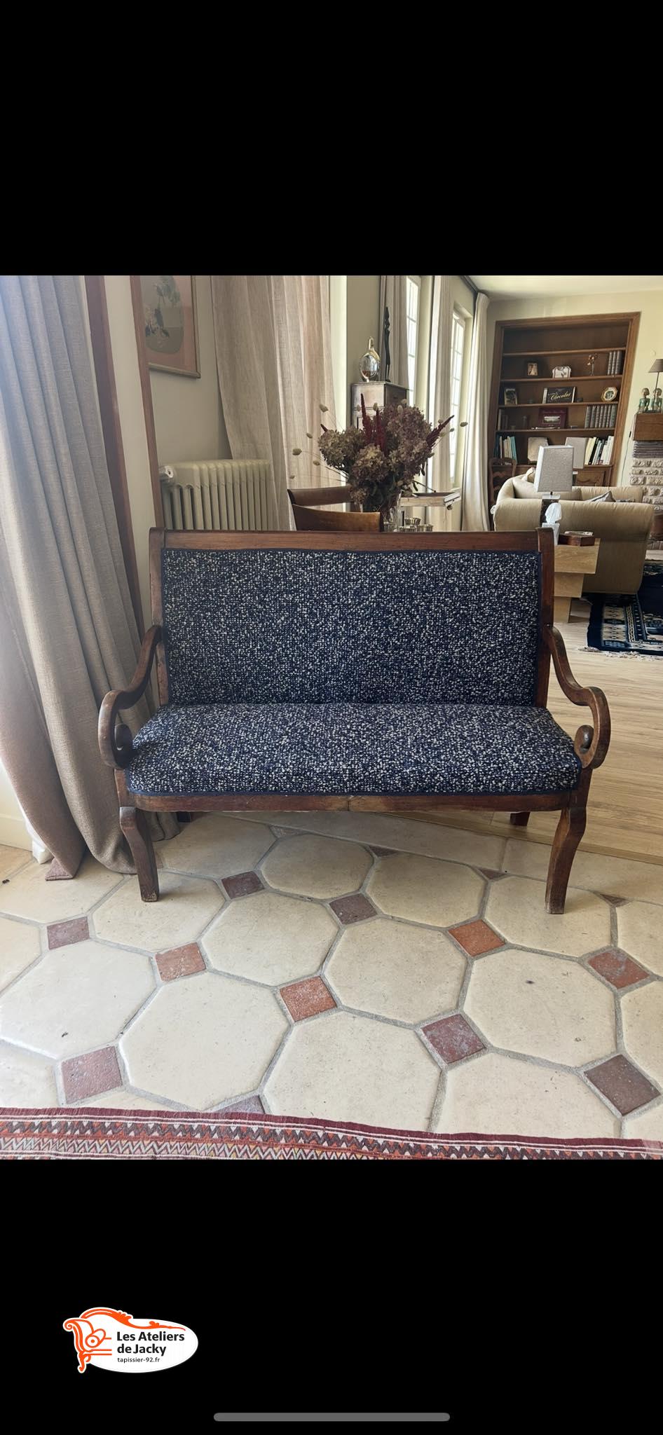 Réfection complète banquette Tissu et gallon fourni par le client Levallois-Perret 92300 hauts de Seine