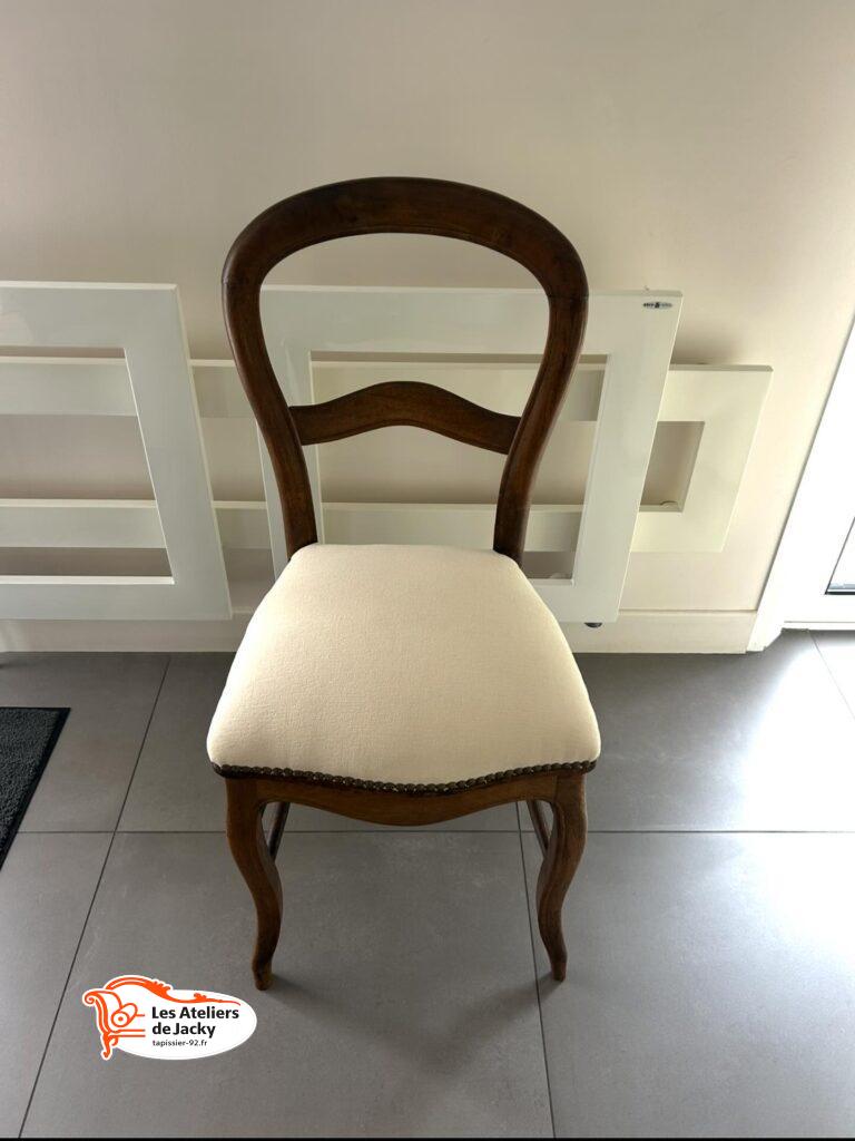 Réfection assise chaise en tapisserie et recollage structure bois colombes 92270 hauts de Seine
