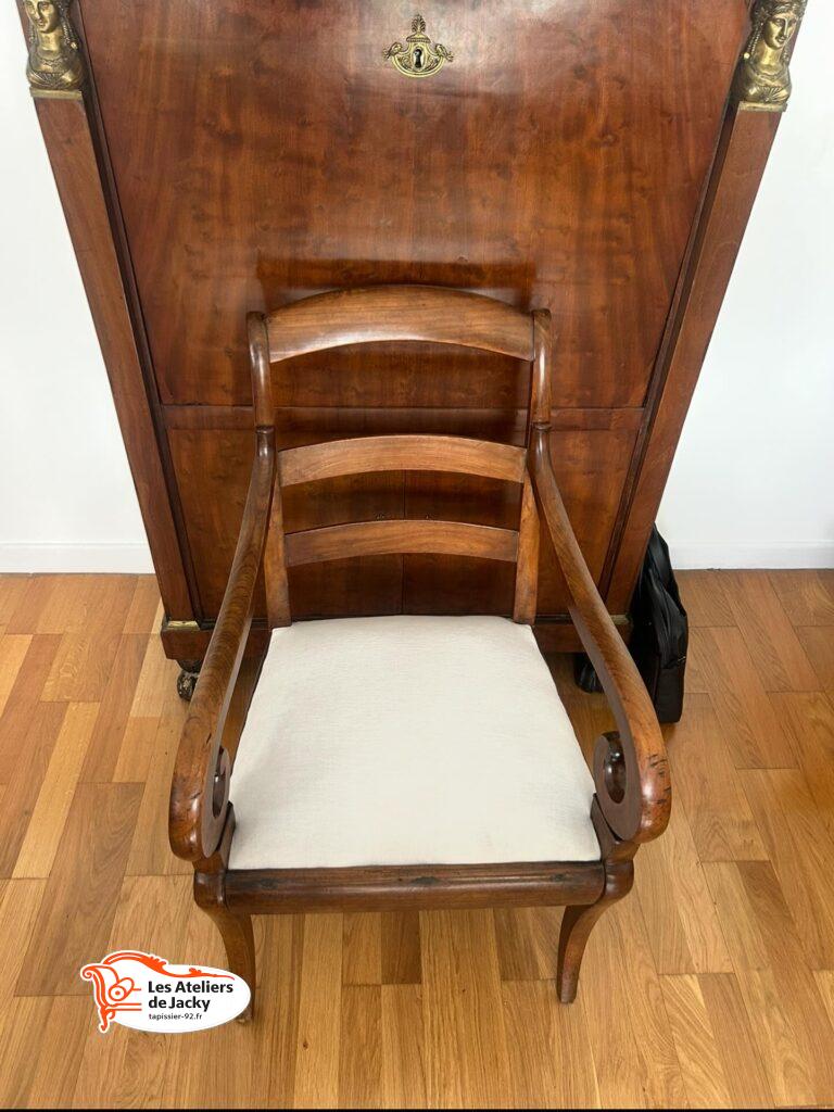 Réfection assise fauteuil en tapisserie tissus fournis par nos soins 83963-6161 perle Bois-Colombes 92270 hauts de Seine
