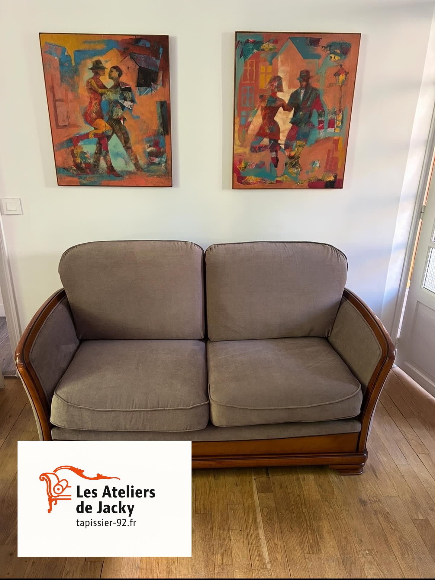 Réfection complète canapé - changement tissus - remplacement des mousse de coussin - tissus et matériaux fournis par nos soin Saint-Germain-En-Laye, 78100