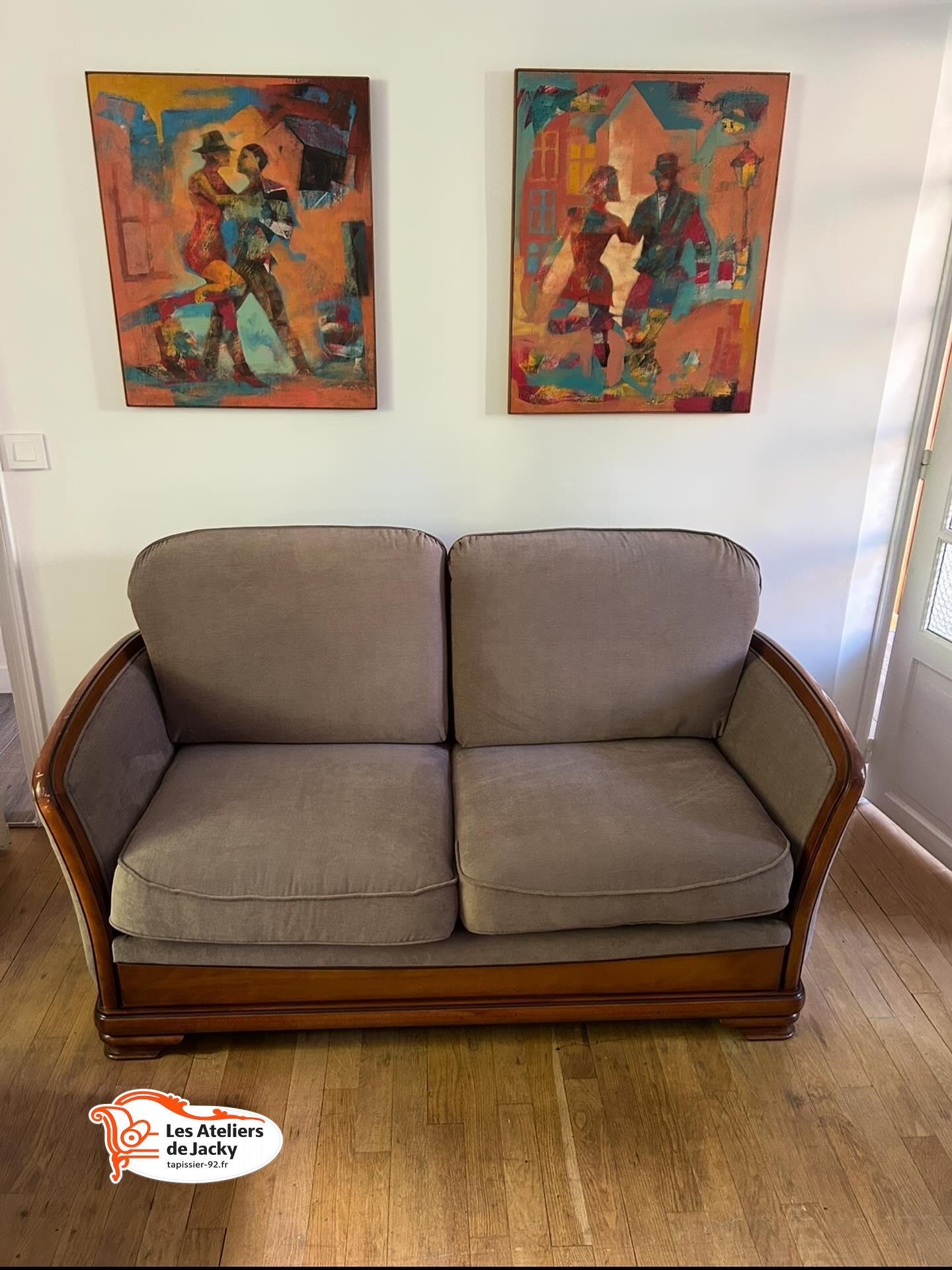 Réfection complète canapé - changement tissus - remplacement des mousse de coussin - tissus et matériaux fournis par nos soin Saint-Germain-En-Laye, 78100