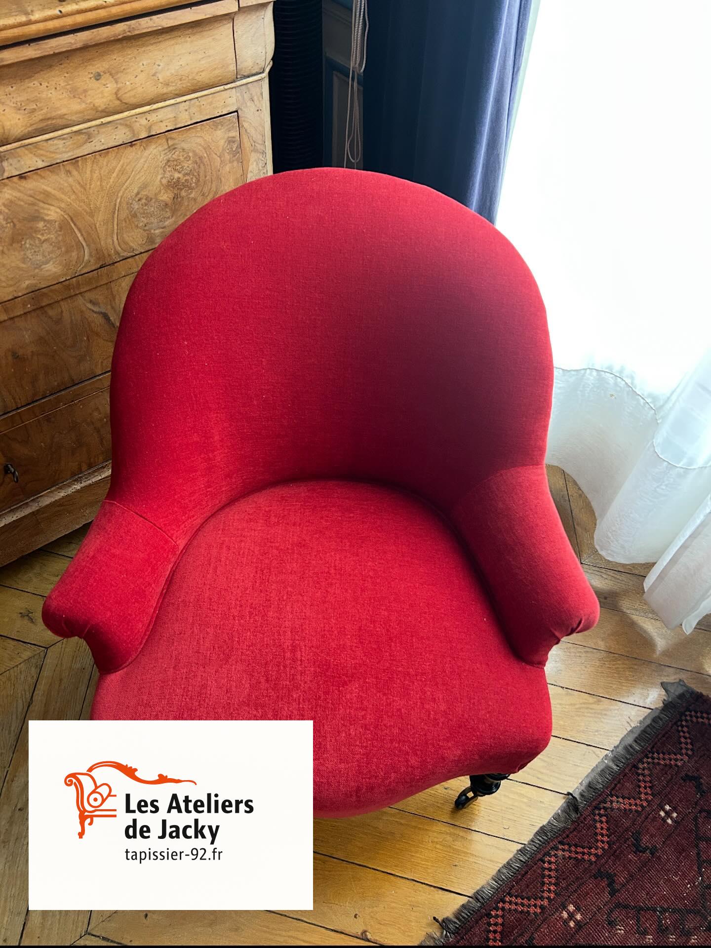 Réfection complète fauteuil style CRAPAUD tissus fournis par nos soins Amara 83974 - 750 groseille Paris 7eme