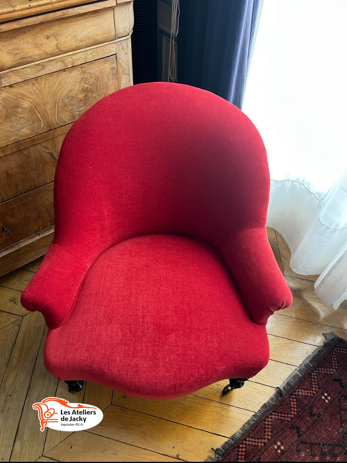 Réfection complète fauteuil style CRAPAUD tissus fournis par nos soins Amara 83974 - 750 groseille Paris 7eme