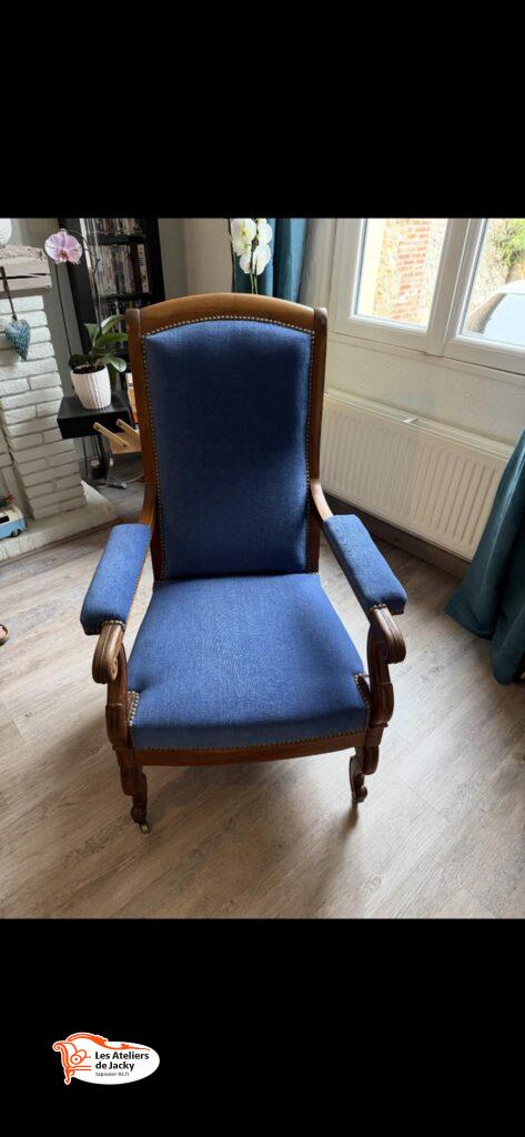 Réfection complète fauteuil style voltaire Finition clouté tissus fournis par nos soins Amara 83974- 160 indigo Sèvres 92310