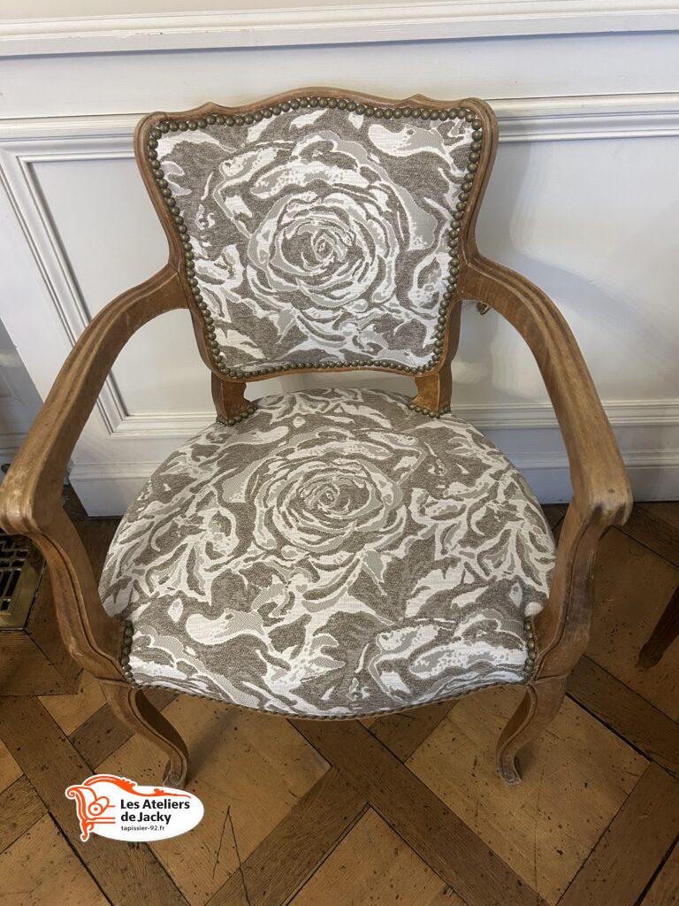 fauteuil cabriolet louis XV refait tissu floral casal callao 52 paris 16 tapissier 92