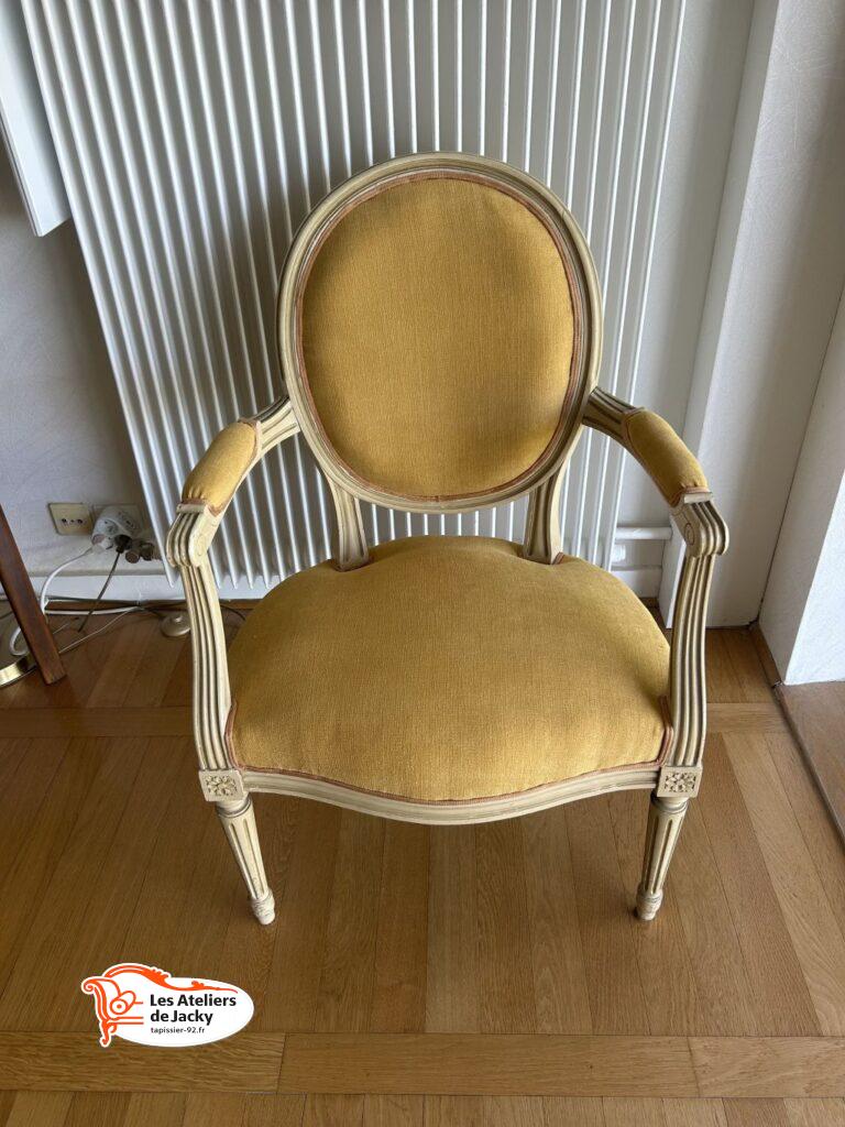 fauteuil louis xvi medaillon restaure tapissier paris 16 tissu miami coloris 17